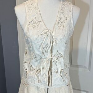 Willow and Root size Small Cream Lace Top vest